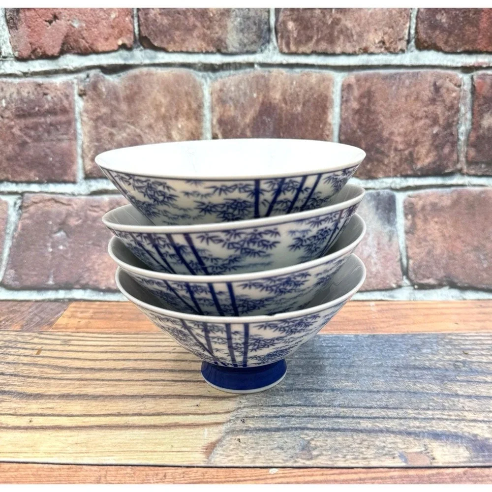 Set of 4 Vintage Japanese Rice Noodle Bowls Blue & White Porcelain Footed Bamboo